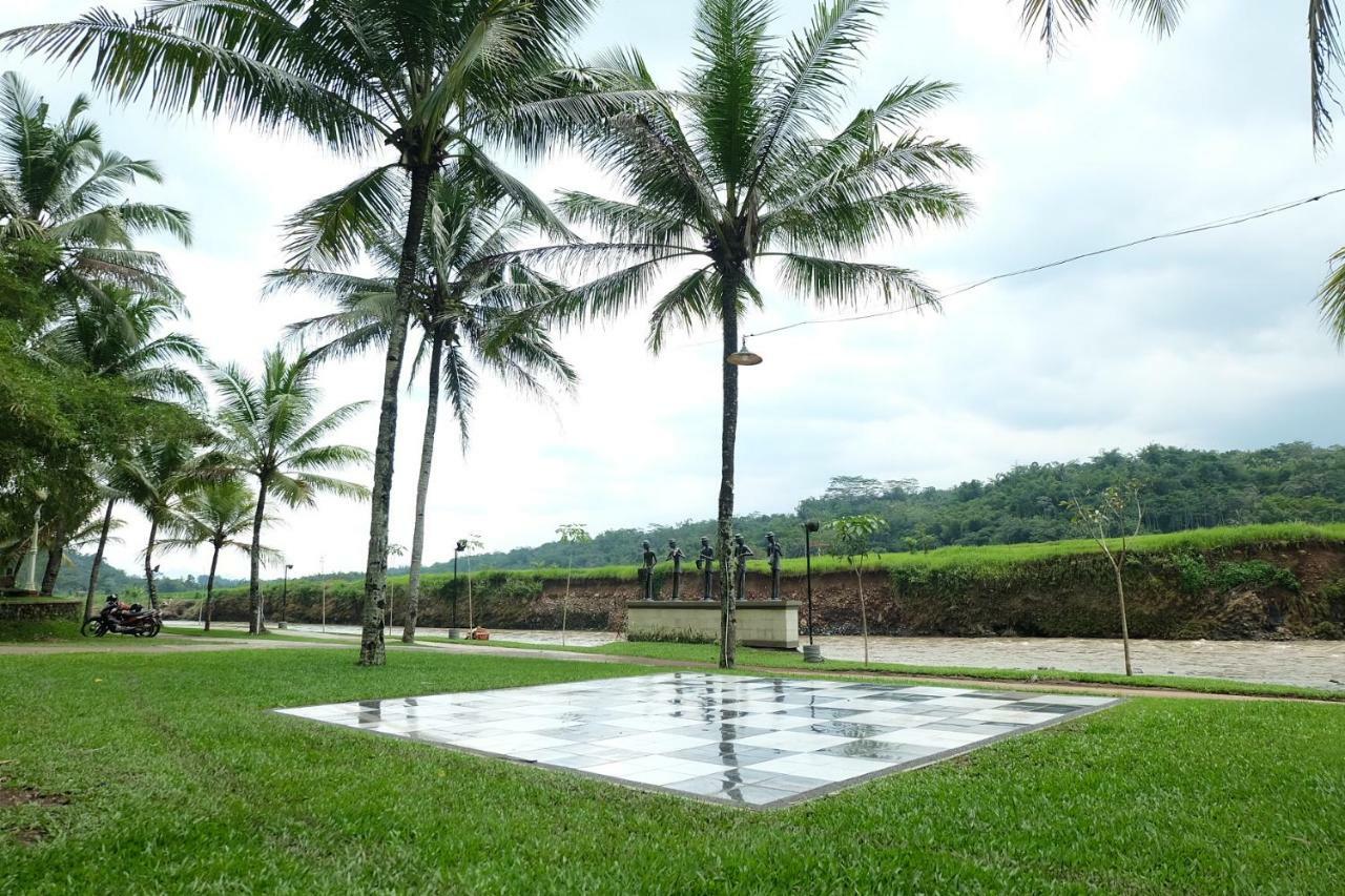 Puri Asri Hotel & Resort Magelang Eksteriør bilde